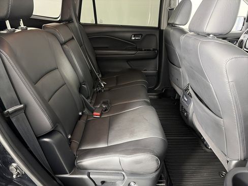 Used 2018 Honda Pilot Touring image 29