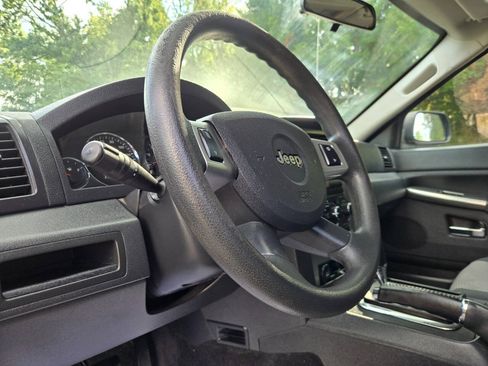 Used 2010 Jeep Grand Cherokee Laredo AWD/4WD image 20