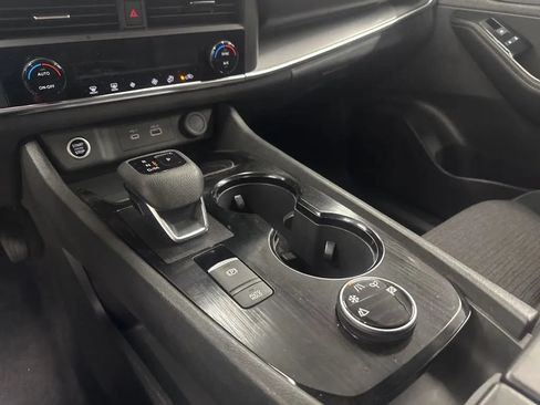 Used 2023 Nissan Rogue SV AWD/4WD image 17