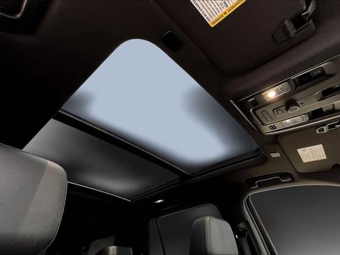 Used 2021 Chevrolet Tahoe Z71 image 30