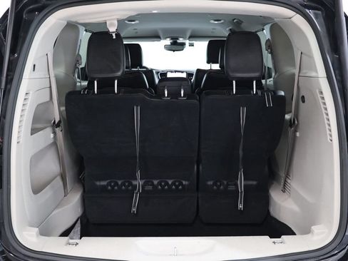 Used 2024 Chrysler Pacifica Touring-L FWD image 33