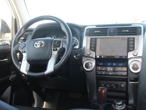Certified 2022 Toyota 4Runner Limited AWD/4WD image 27