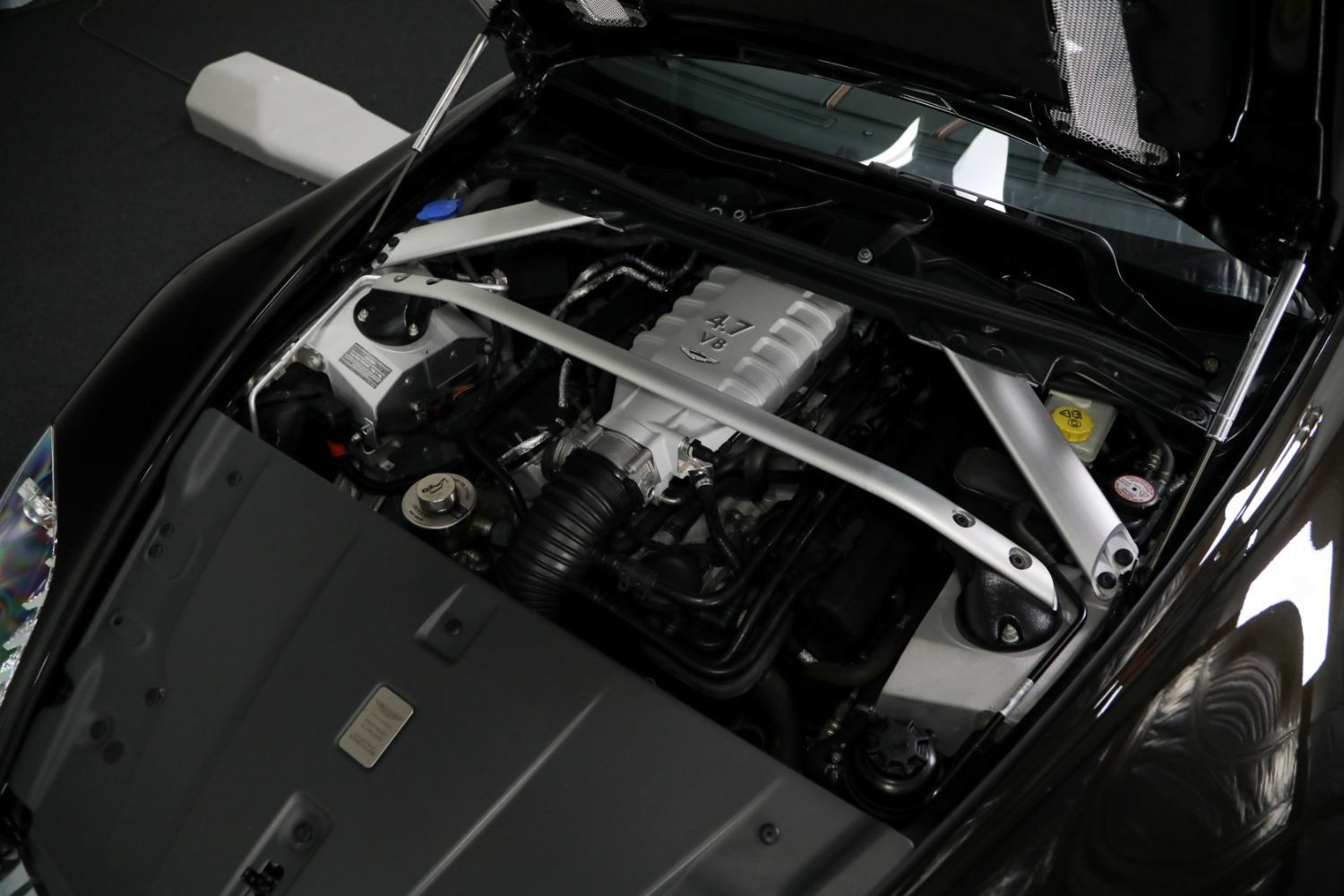 Used 2012 Aston Martin V8 Vantage N420 RWD image 53