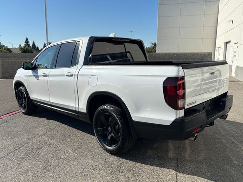 Used 2025 Honda Ridgeline Black Edition image 7