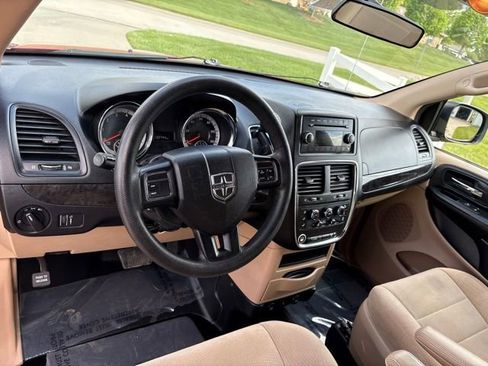 Used 2014 Dodge Grand Caravan SXT FWD image 11