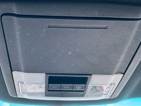 Used 2015 Ford Explorer XLT w/ Equipment Group 202A image 26