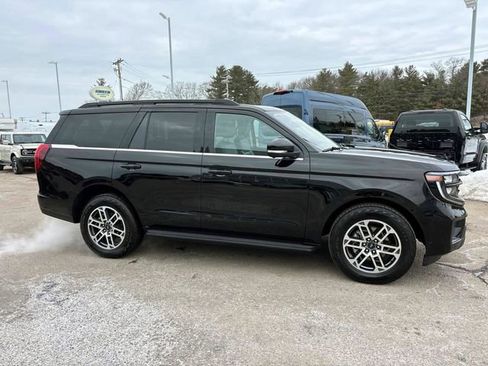 Used 2025 Ford Expedition Active image 2
