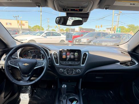 Used 2017 Chevrolet Malibu LT w/ Driver Confidence Package FWD image 33