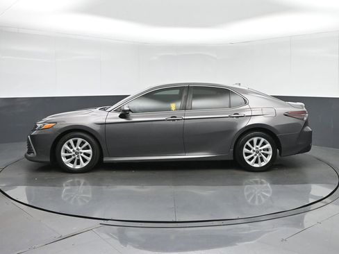 Used 2021 Toyota Camry LE FWD image 4