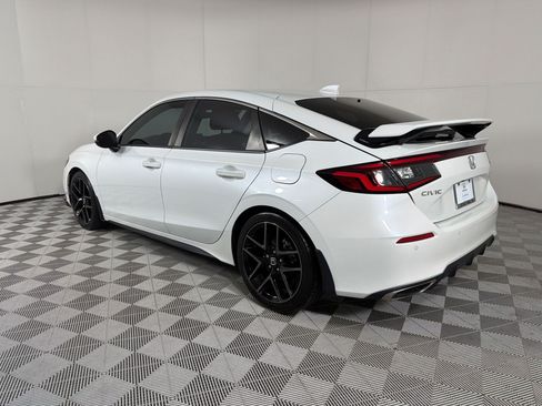 Certified 2024 Honda Civic Sport Touring image 3