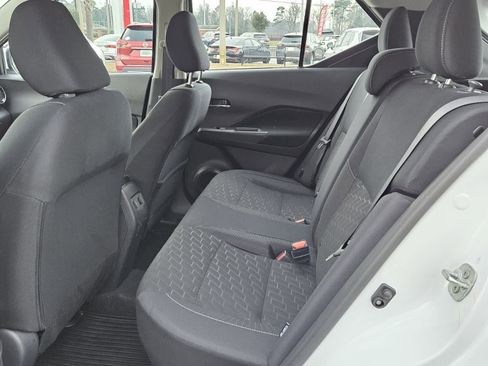 Used 2024 Nissan Kicks SV image 4