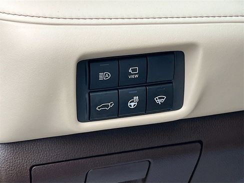 Used 2020 Toyota Highlander Platinum image 10