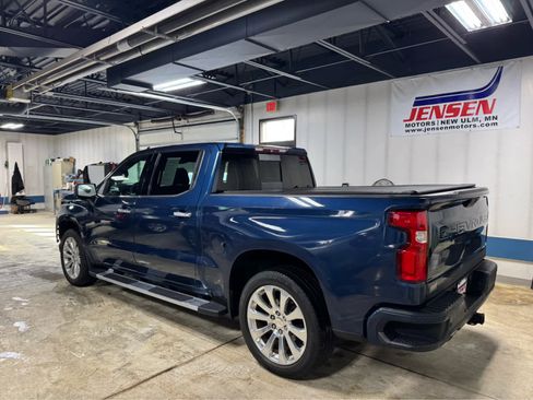 Used 2019 Chevrolet Silverado 1500 High Country w/ Technology Package image 5