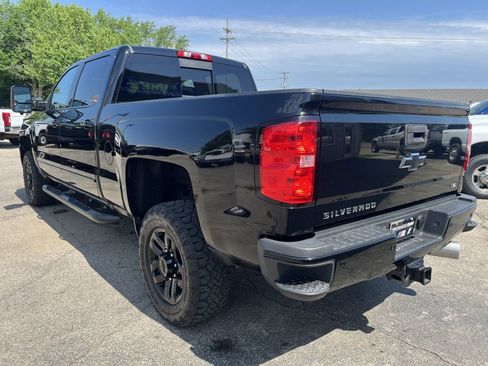Used 2019 Chevrolet Silverado 2500 LTZ w/ Duramax Plus Package AWD/4WD image 9