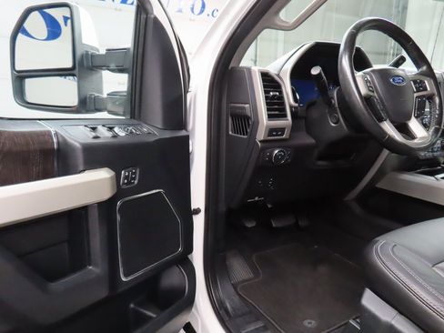 Used 2020 Ford F250 Lariat w/ Lariat Ultimate Package image 51