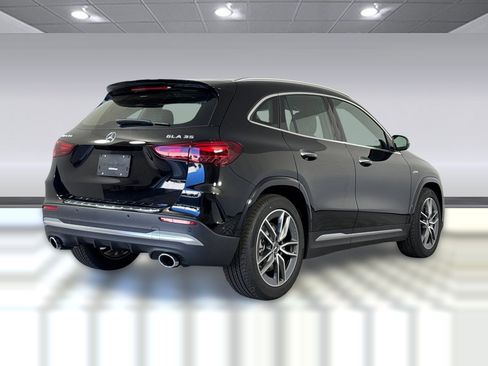 New 2026 Mercedes-Benz GLA 35 AMG 4MATIC image 9