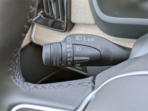 New 2026 Volvo XC90 T8 Plus w/ Protection Package Premier image 37