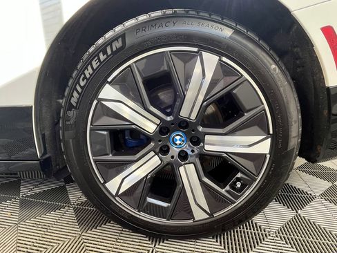 Used 2023 BMW iX xDrive50 w/ Premium Package AWD/4WD image 15