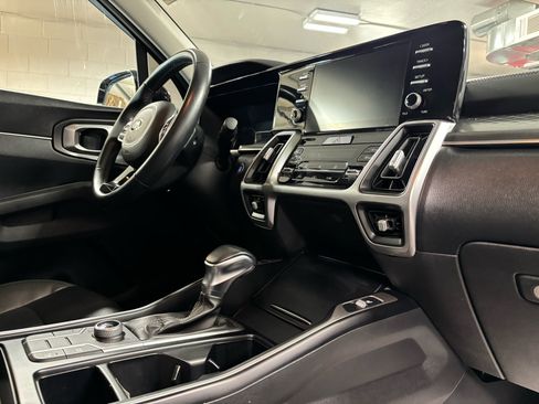 Used 2021 Kia Sorento S image 13