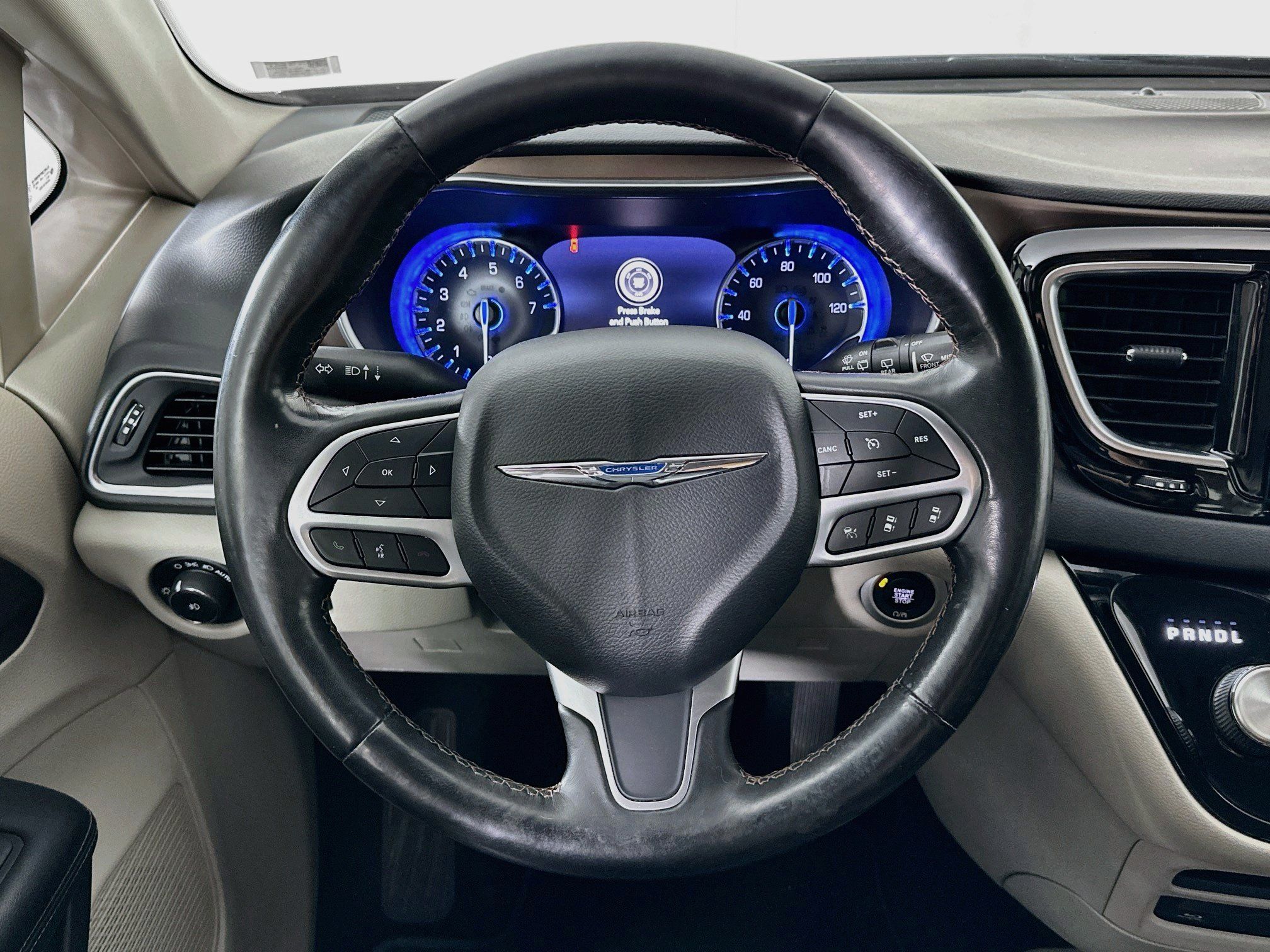 Used 2019 Chrysler Pacifica Touring-L Plus w/ Advanced Safetytec Group FWD image 18