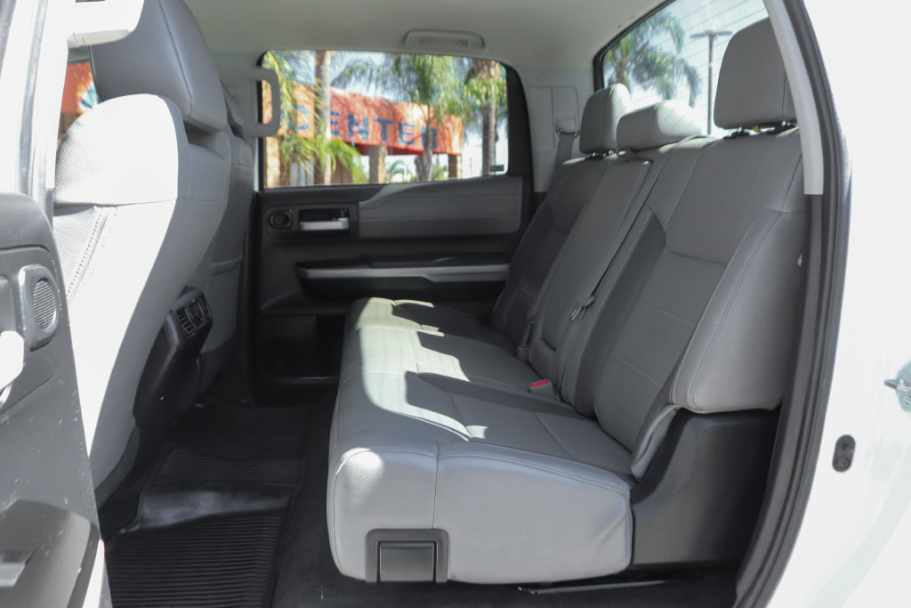 Used 2018 Toyota Tundra Limited w/ Limited Premium Package AWD/4WD image 37