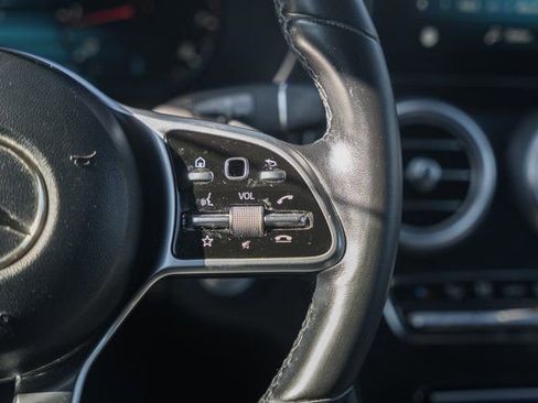 Used 2022 Mercedes-Benz GLC 300 4MATIC image 29