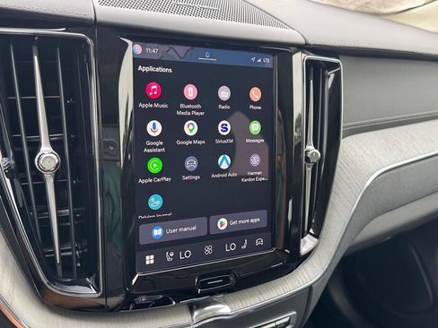 Certified 2025 Volvo XC60 B5 Ultra AWD/4WD image 18