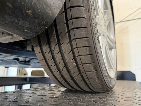 Used 2005 Chrysler Crossfire Limited image 71