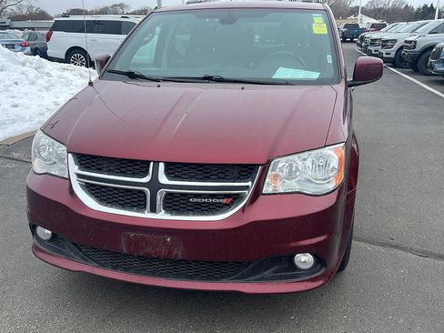 Used 2019 Dodge Grand Caravan SXT image 12
