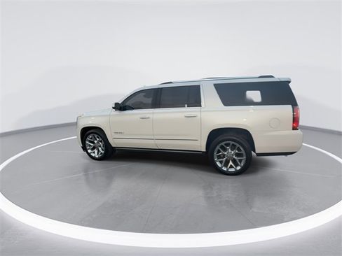Used 2020 GMC Yukon XL Denali w/ Denali Premium Package image 6