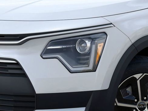 New 2026 Kia Niro EX FWD image 10