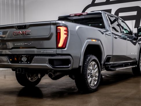 Used 2024 GMC Sierra 2500 Denali w/ Technology Package AWD/4WD image 33