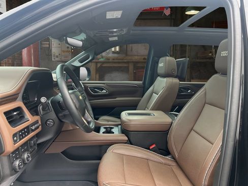 Certified 2024 Chevrolet Suburban High Country AWD/4WD image 14
