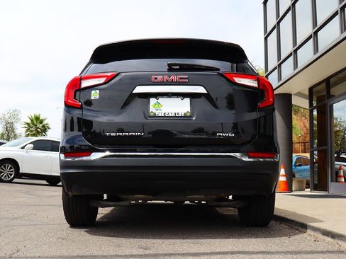Used 2023 GMC Terrain SLT AWD/4WD image 12