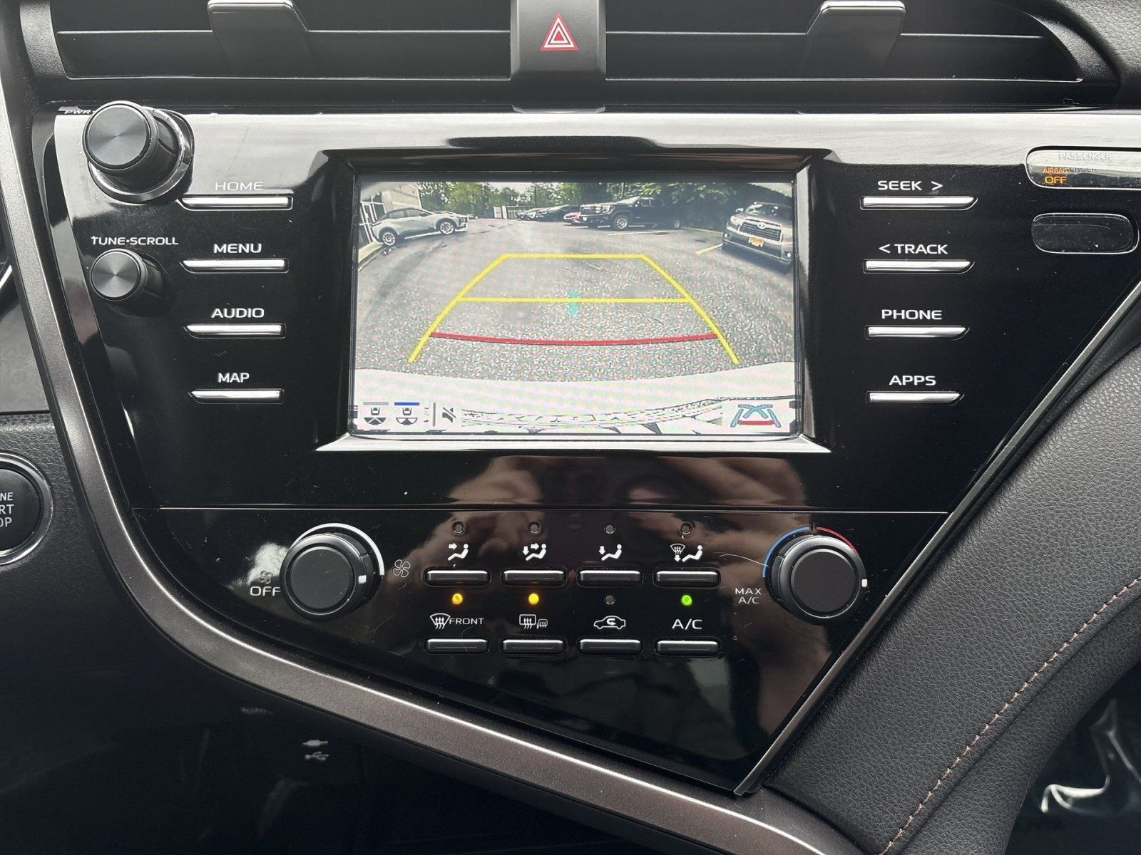 Used 2019 Toyota Camry LE w/ Convenience Package FWD image 19