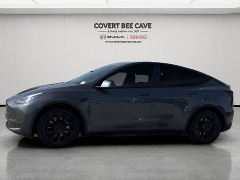 Used 2022 Tesla Model Y Long Range image 4