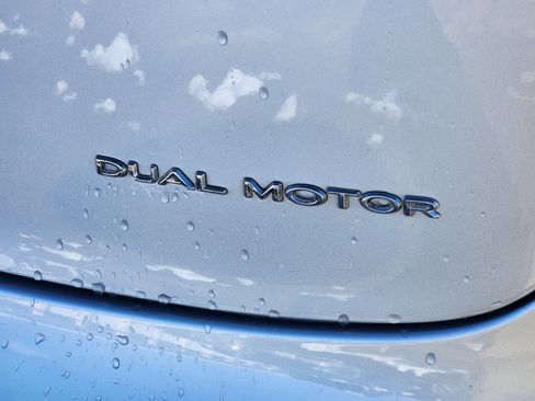 Used 2018 Tesla Model 3 Long Range image 9