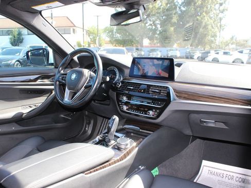 Used 2019 BMW 530e w/ Premium Package RWD image 19