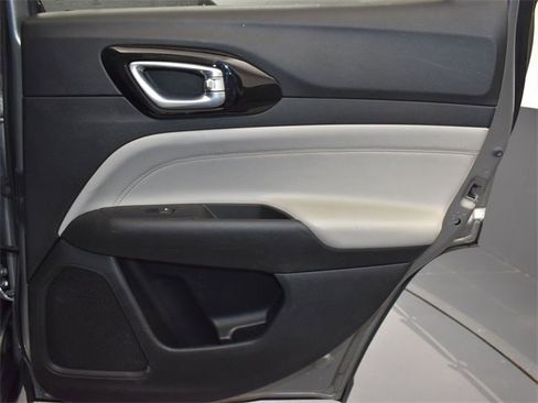 Used 2022 Jeep Compass Limited image 14