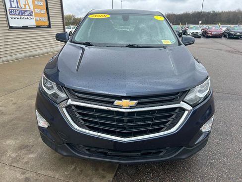 Used 2018 Chevrolet Equinox LT FWD image 2