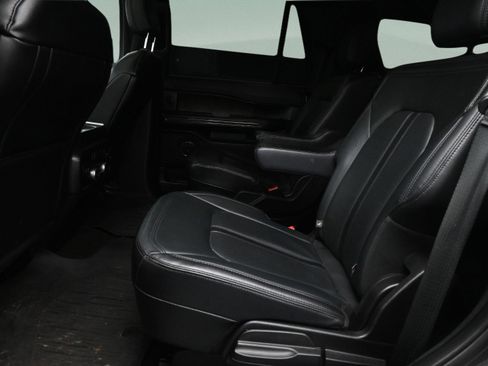 Used 2020 Ford Expedition Limited w/ Texas Edition Package RWD image 13