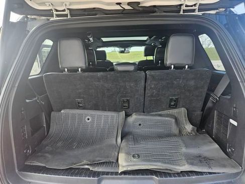 Used 2018 Ford Expedition XLT w/ Equipment Group 202A AWD/4WD image 23