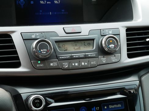 Used 2017 Honda Odyssey EX-L image 23
