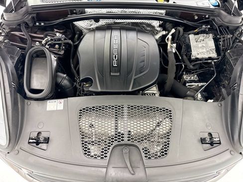 Used 2021 Porsche Macan AWD/4WD image 28
