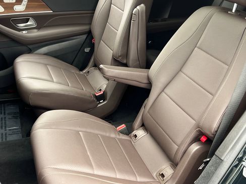 Used 2022 Mercedes-Benz GLS 450 4MATIC w/ AMG Line Exterior image 18