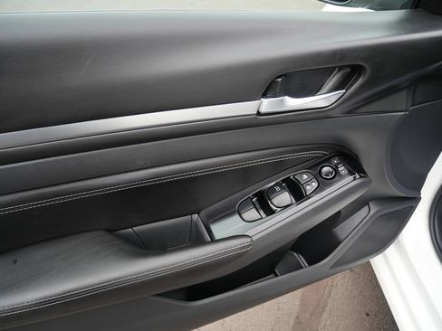 Used 2023 Nissan Altima 2.5 SV w/ SV Premium Package FWD image 16