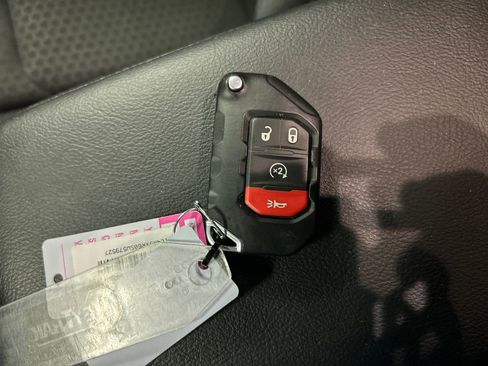 Used 2025 Jeep Wrangler Unlimited Rubicon 4xe w/ Convenience Group image 22