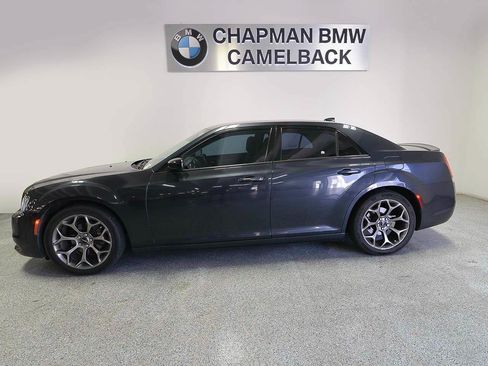 Used 2018 Chrysler 300 Touring w/ Sport Appearance Package RWD image 4