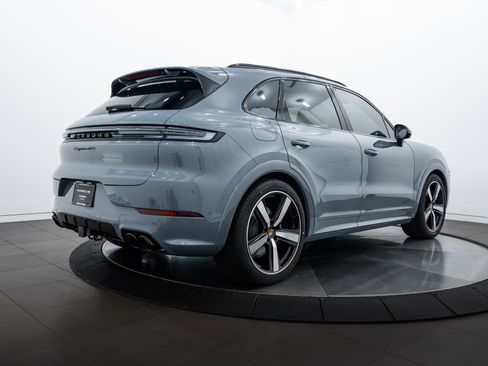 New 2025 Porsche Cayenne GTS image 7