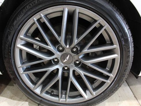 Used 2019 Genesis G70 2.0T Advanced w/ Elite Package RWD image 13
